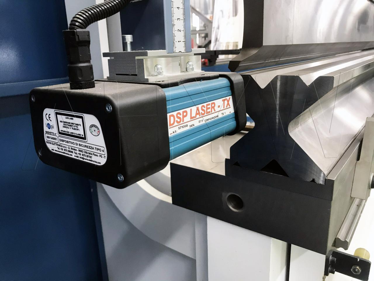 4轴数控串联折弯机，带Delem Da58t 2d图形控制器