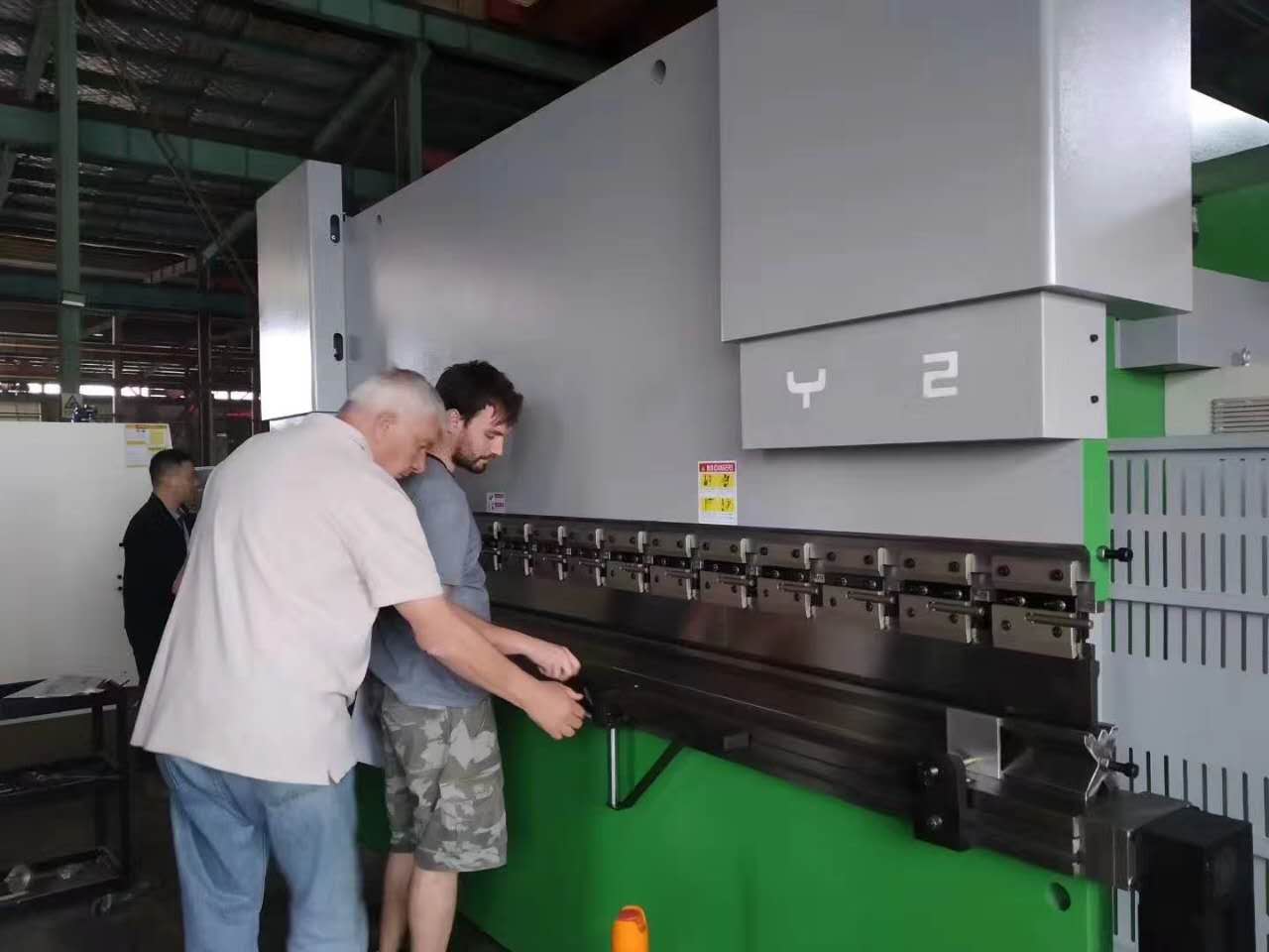 63吨金属钢板折弯机数控液压折弯机用于金属加工