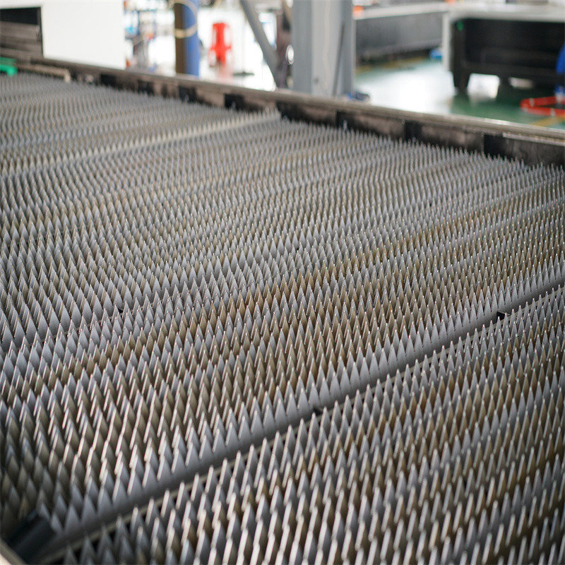 光纤激光切割机 1000 2000 3000w 用于钢 铜 铝
