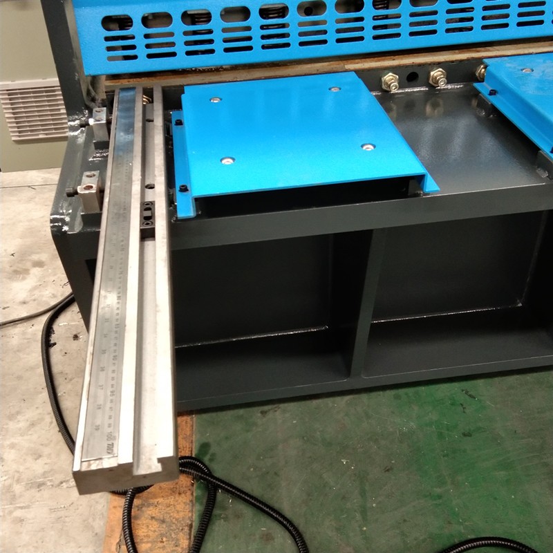 Qc12k-4x2500 Cnc Hydraulic Customized Shearing Machine Cutting Machine Qc12k-4x2500数控液压定制剪板机切割机