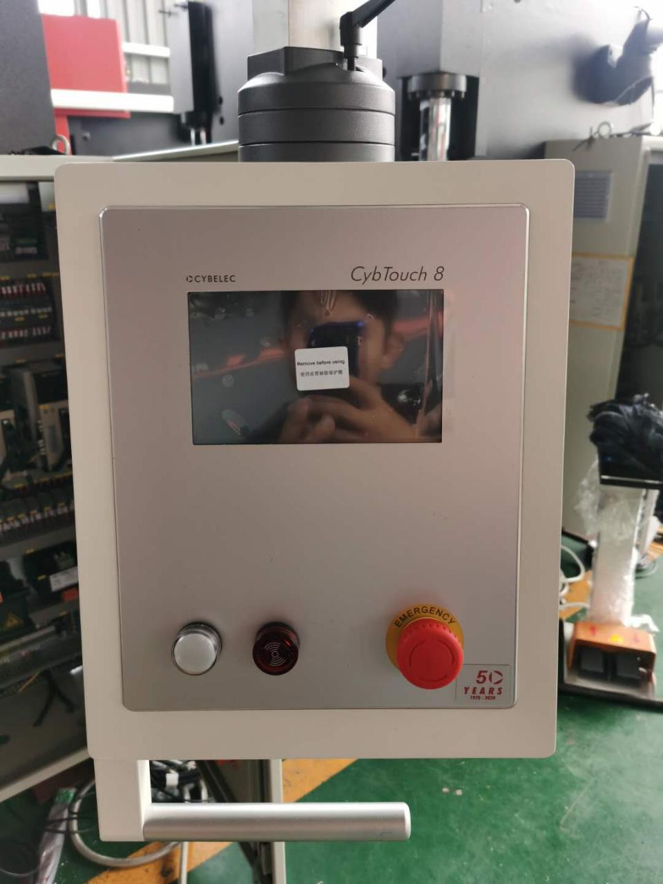 Qc12y 6x3200 液压板滑动台锯断头台剪切机